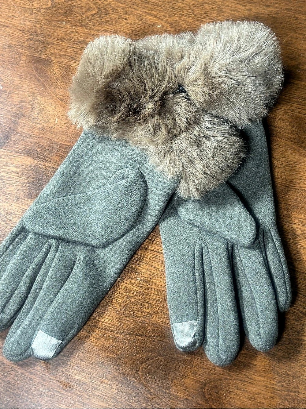 Faux Fur Cuff Gloves in Gray
